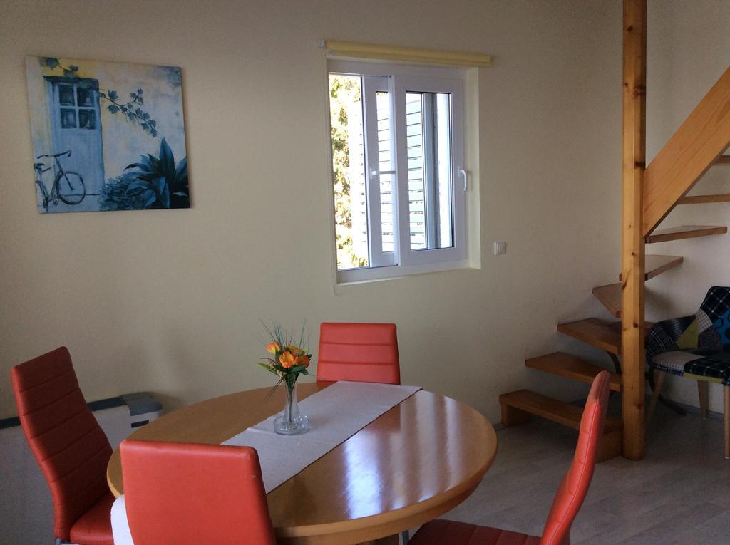 Apartments Maja Хвар Экстерьер фото